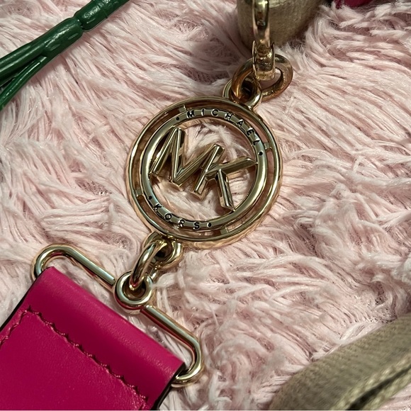 MICHAEL KORS HOT PINK RUNWAY CROSSBODY CAMERA BAG / STUDDED - Picture 4 of 16